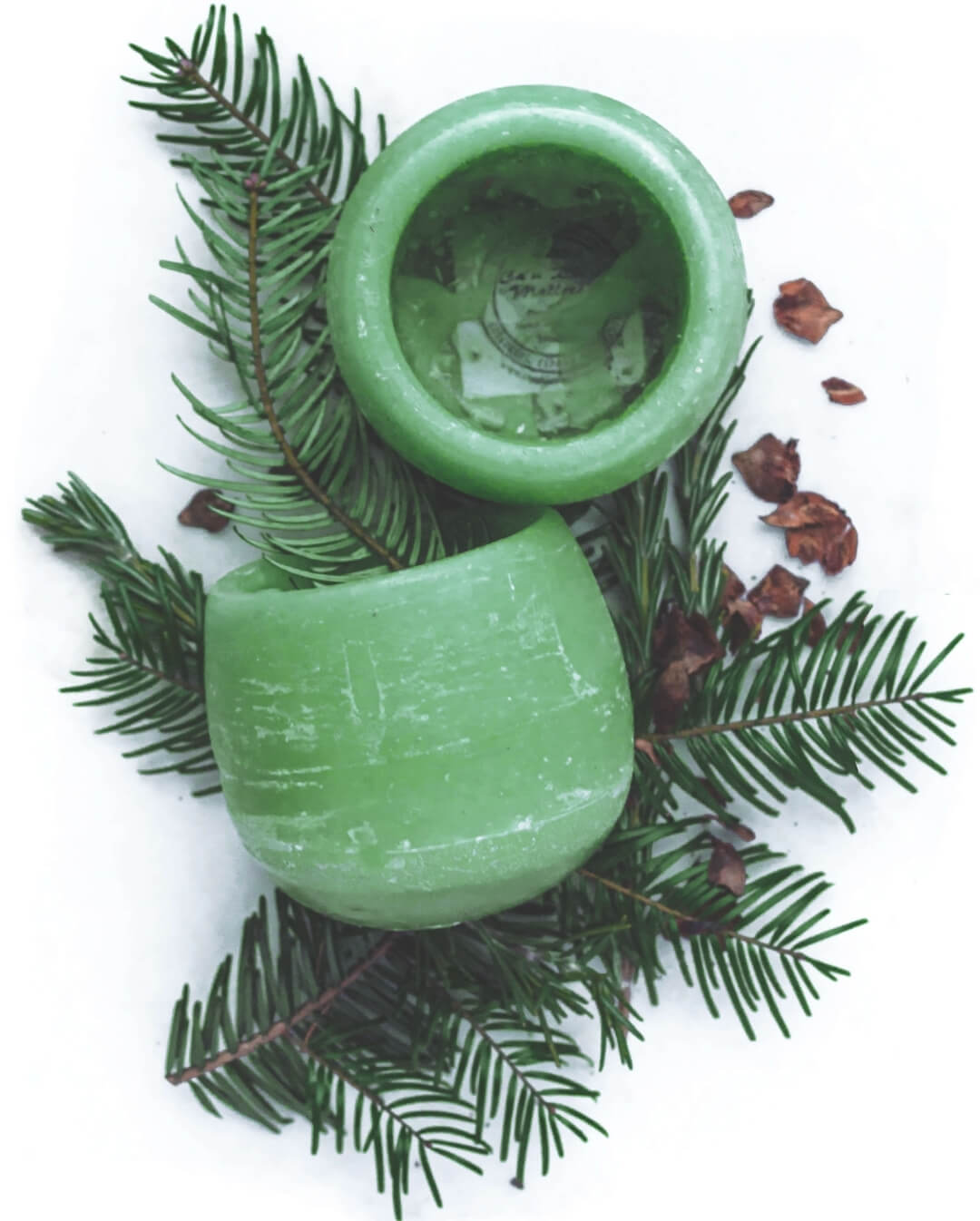 Candiles Duftwachs Raumduft Kiefernwald – frischer Waldduft Candiles Duftwachs Raumduft Kiefernwald – frischer Waldduft mit Kräuteraromen für tiefe Entspannung und Naturgefühl